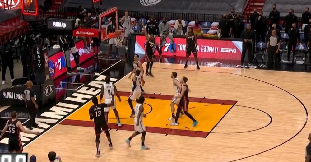  聚勒头槌绝杀斯图加特，拜仁险胜登顶  