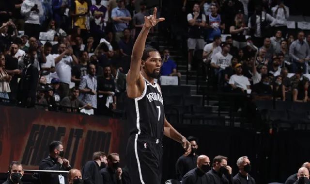  热火总决赛重演 1分之差复仇雄鹿登顶东部