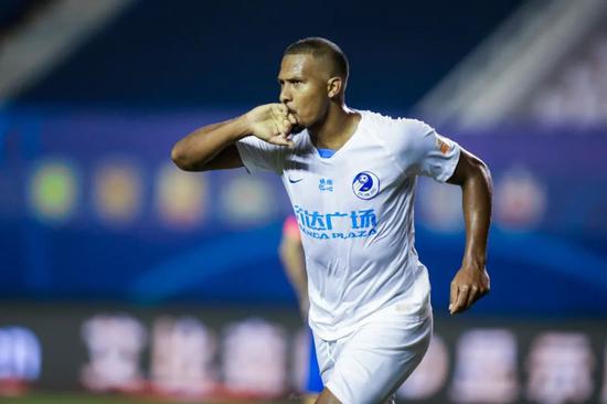  法甲外援政策调整，非洲球员占比首超三成  