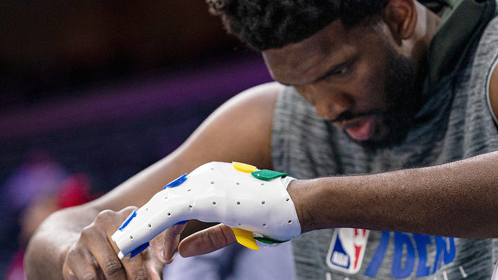  恩比德遭遇左膝韧带撕裂，76人内线告急寻替代  