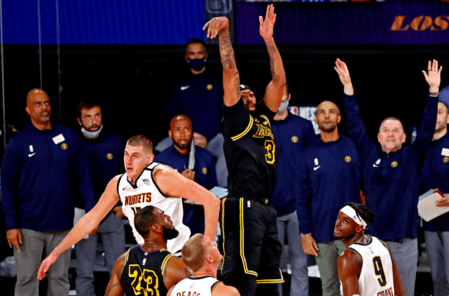  约基奇准绝杀，掘金力克太阳  